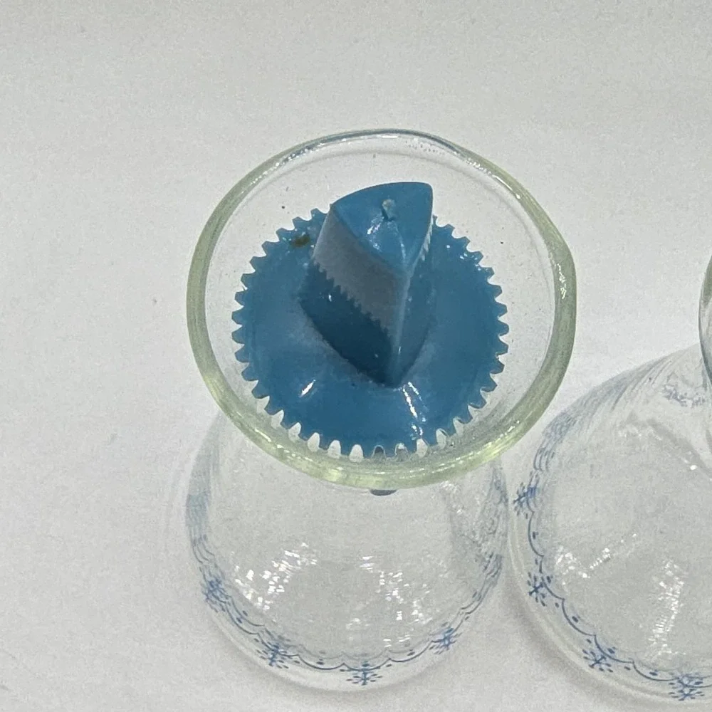 Vintage Pyrex salt and pepper shakers - Snowflake Garland Pattern Blue Clear